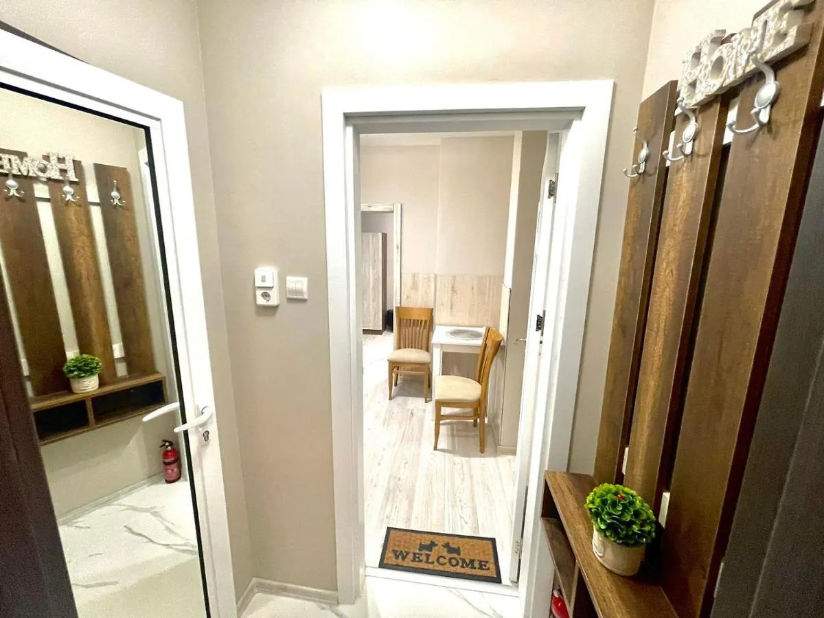 Home Warna Apartment